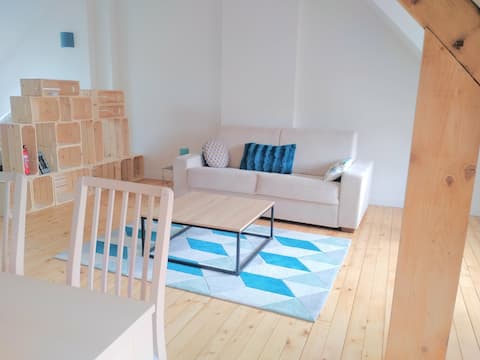Successful Airbnb property: Large very bright studio in the heart of Solidor. in Saint Malo
