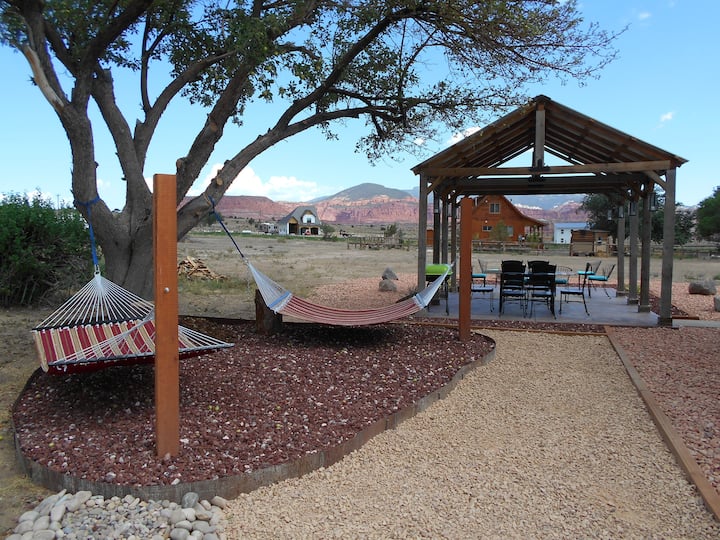 Capitol Reef Haven 2 BR (6) Views Fire Pit Stars Houses for Rent in
