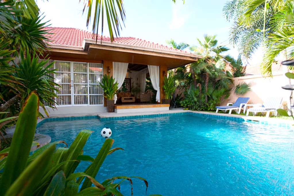 Great Private Pool South Facing/Sun All Day!!