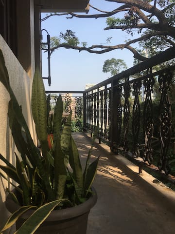 mountain pied-a-terre in the heart of Hong Kong