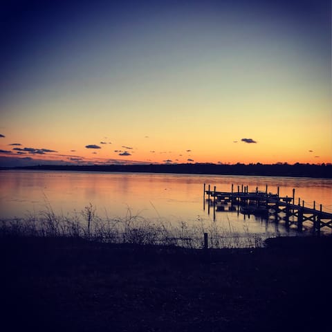 Koselig Cabin on the Farm Coast of New England!