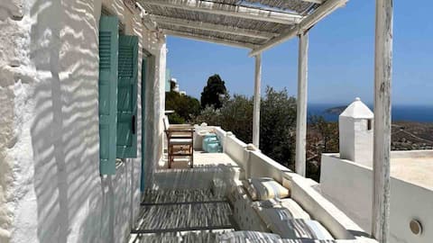Marietta house: a quiet haven in Chora Serifos