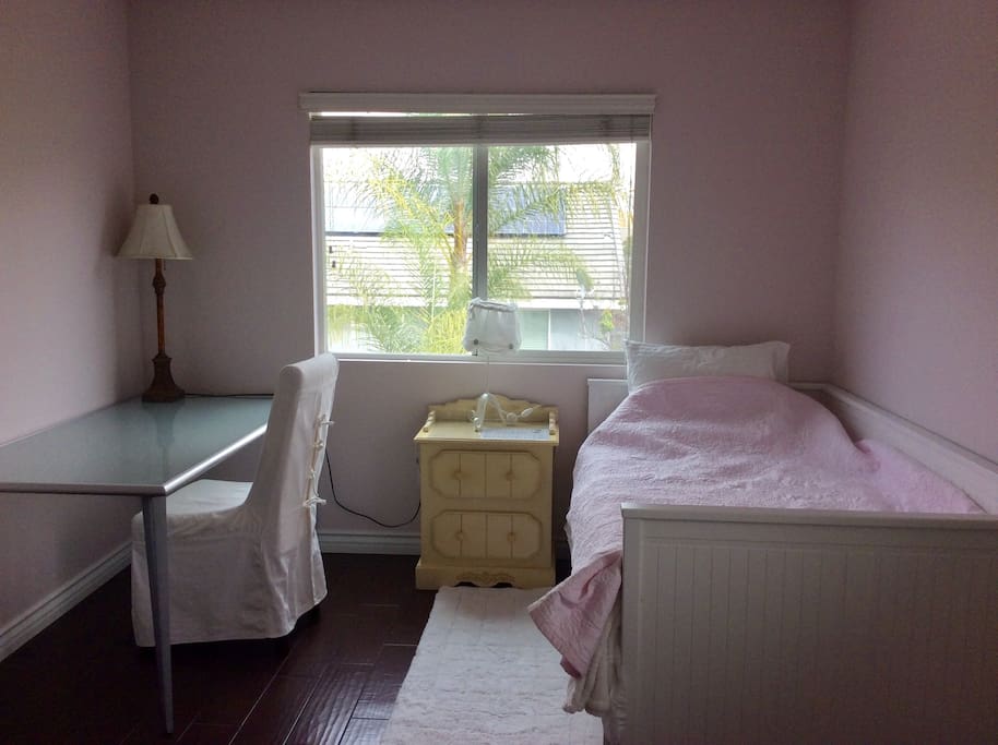 Cozy room with extension bed for 2 people