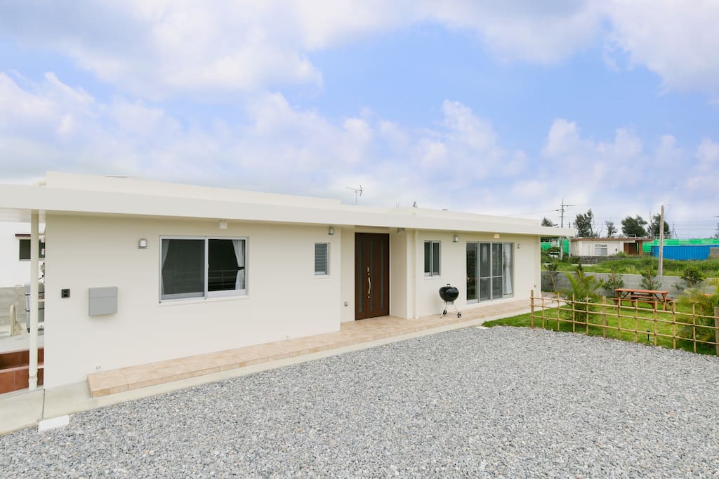 屋我地島の静けさに心が安らぎます。Here is located in quite area.