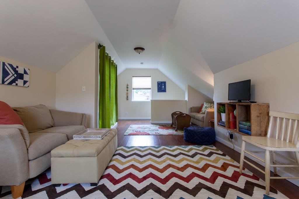 Fabulously private area for kids, so that you can open up that bottle of Pinot. :)