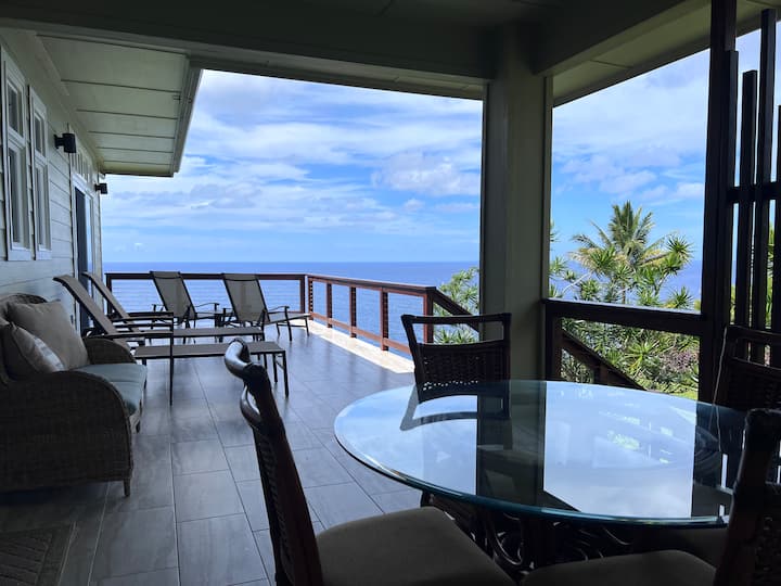 Heavenly Hakalau Oceanfront Cliff House Bungalows for Rent in