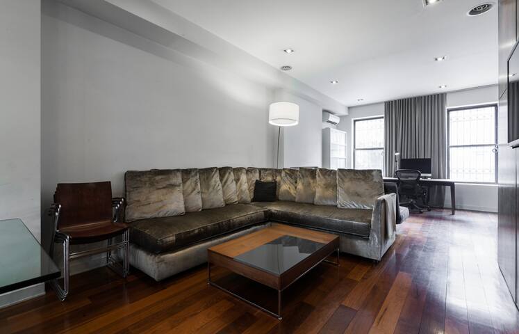 3BR Williamsburg Duplex w/Backyard gallery image 5