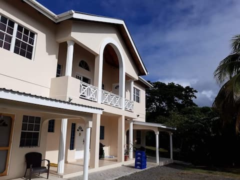 SEASHELL studio apartment at Bayside House