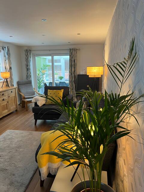 Successful Airbnb property: Monty Cottage - Exmouth Stylish Coastal Townhouse in Exmouth
