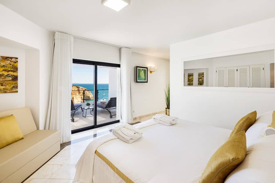 Casa Vida Mar, above the Benagil cliffs, Benagil, Algarve, Portugal, photo 8 of 10