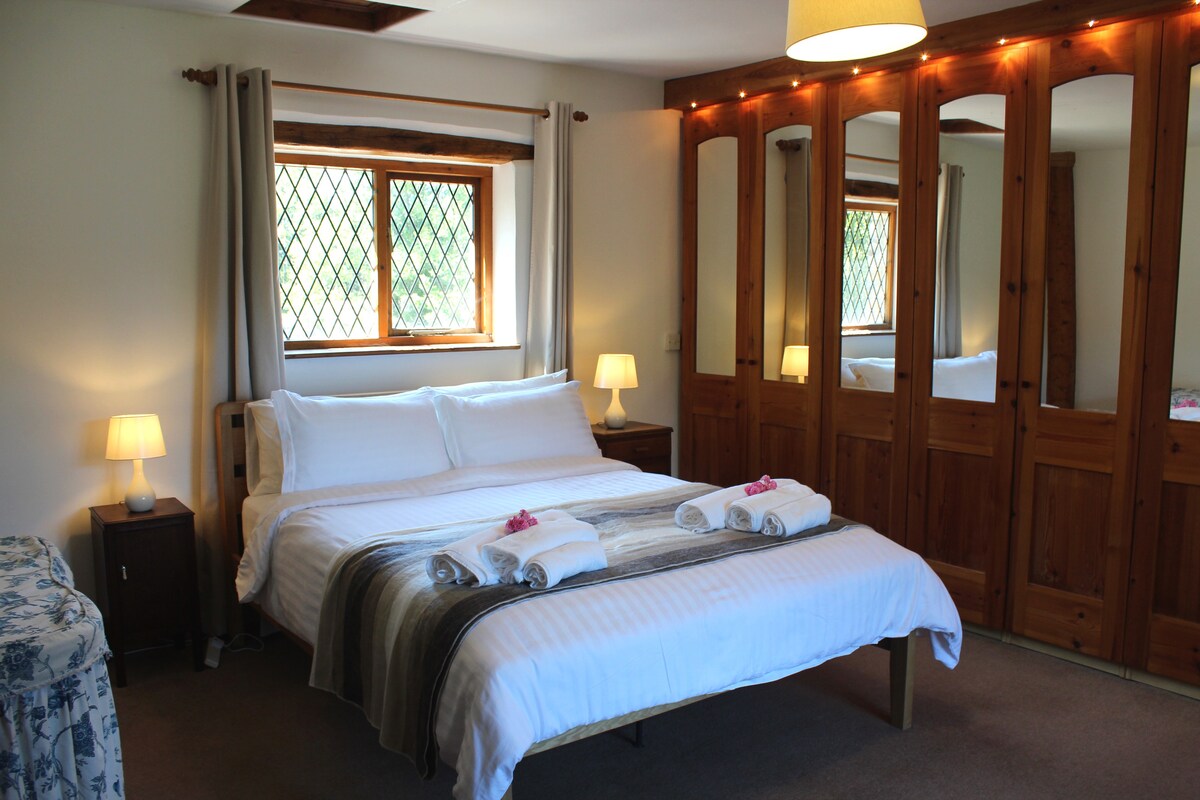 غرفة النوم الرئيسية