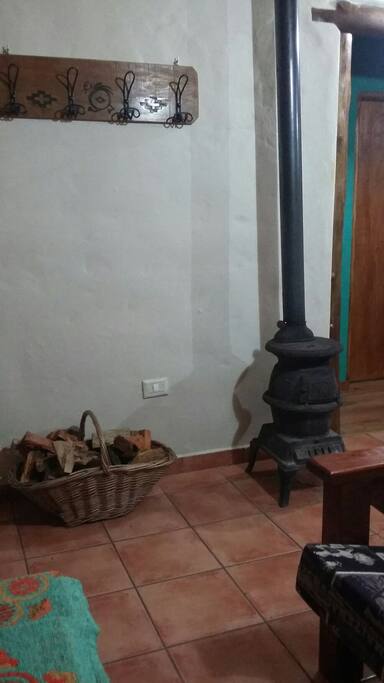 Salamandra a leña.