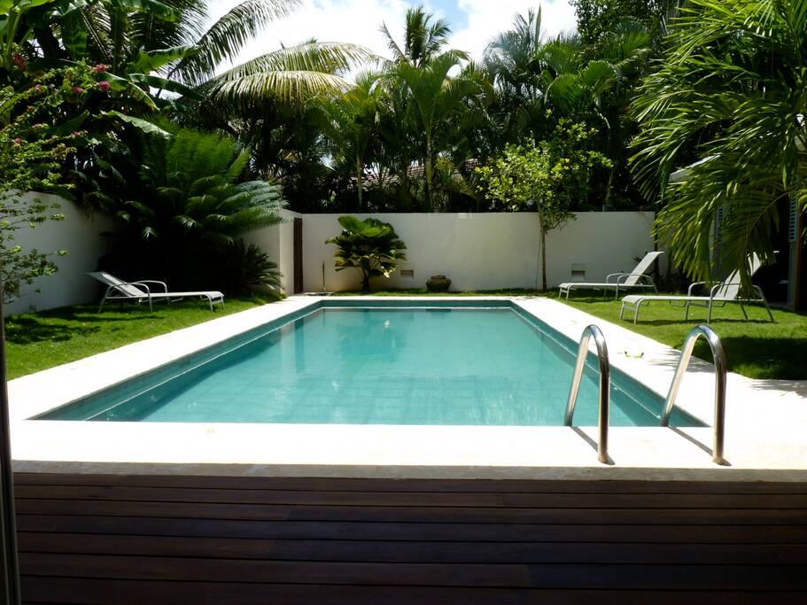 Piscine jardin privée