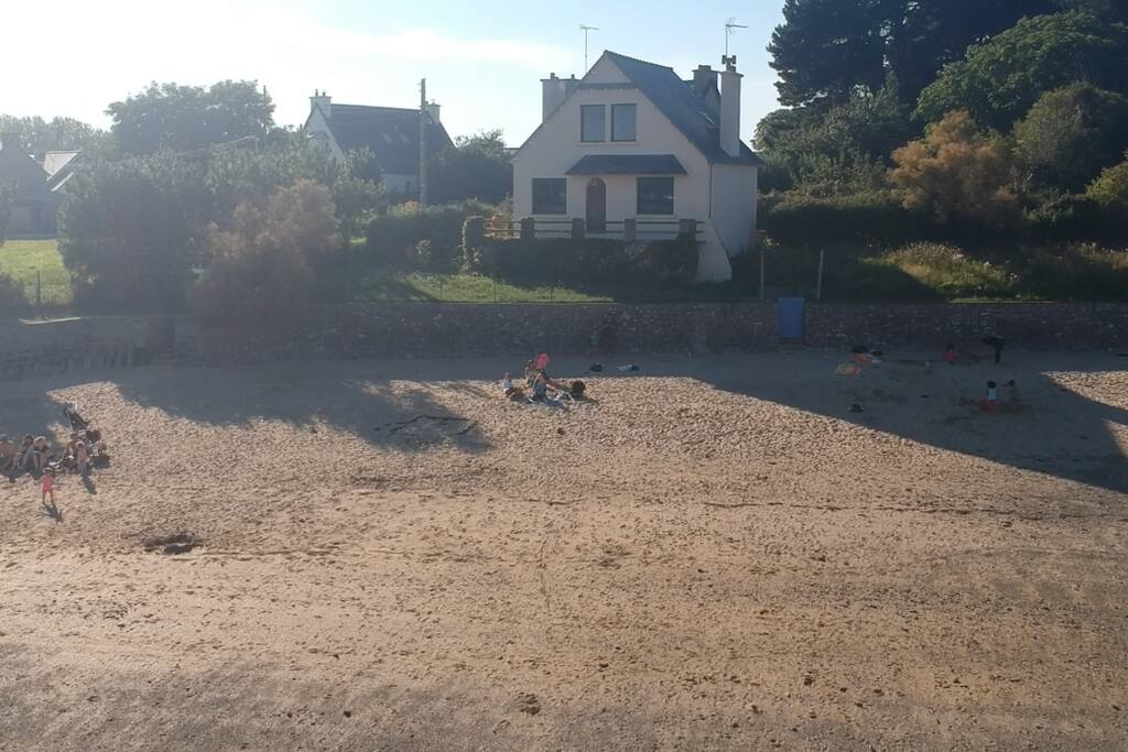 Plage a proximité du studio. Beach near the studio.