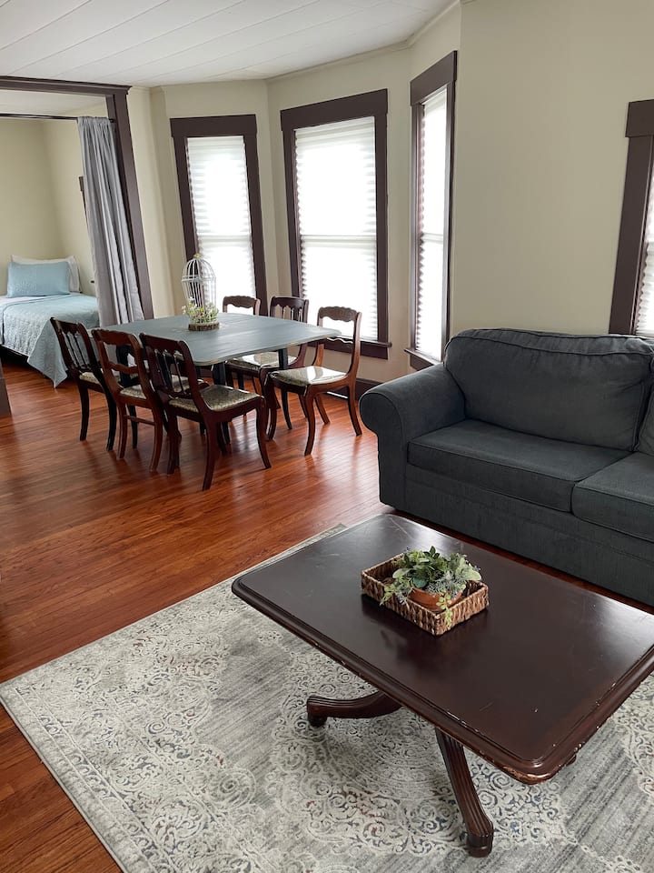 Fairy Bowery Apartment - Nauvoo, IL