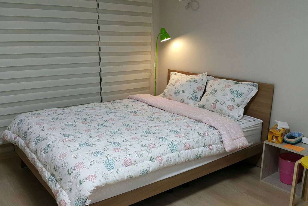 Comf queen size bed ^.^