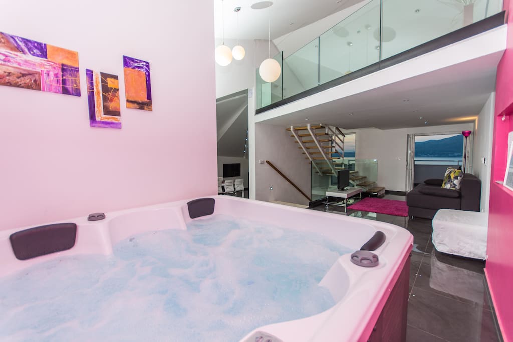Indoor jacuzzi
