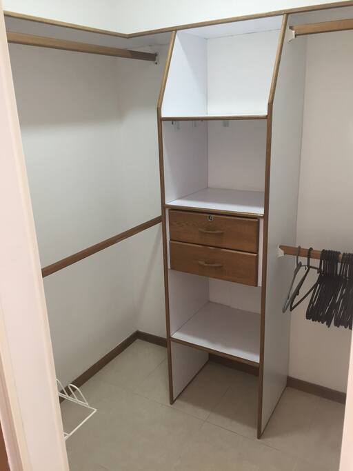 Master room Closet / Alcoba principal Tocador