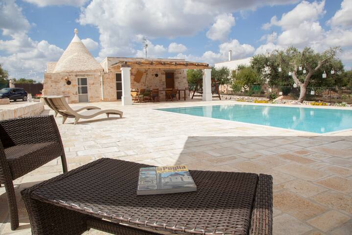 Trullo Oasi Santo Stefano – private pool gallery image 3