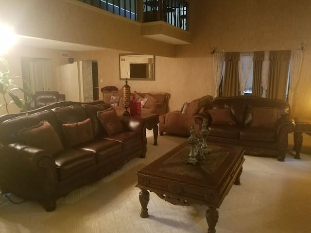 Luxury 3 bedroom Condo