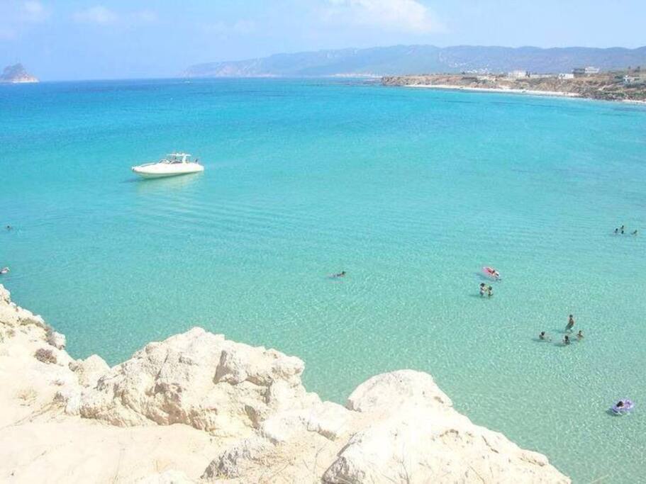 la plage de ain mestir à Sounine