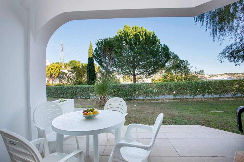 Terrace with outside table & chairs