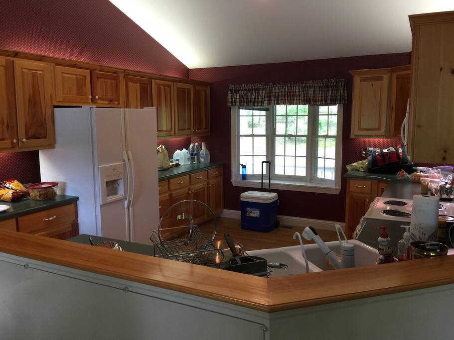 Full kitchen