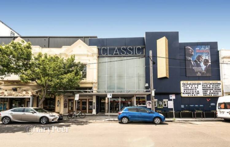 Cheeky 2 bedder with home office and outdoor area gallery image 4