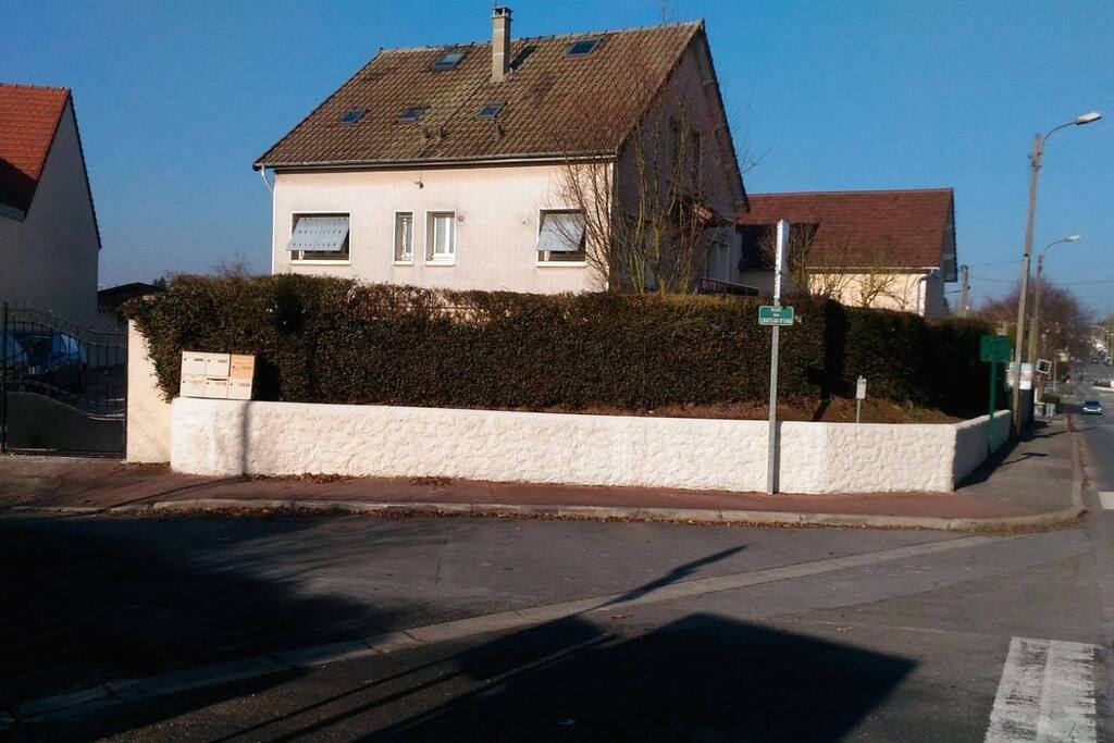 maison vu de la route