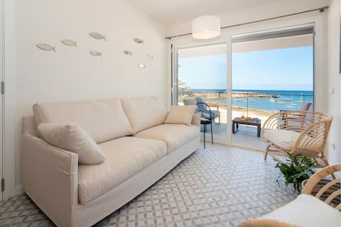 BLUE Apartment in Cala Galiota with Ocean View