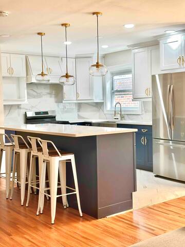 New Stylish Hideaway! gallery image 4