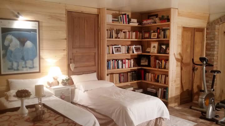 ห้องหนังสือกึ่งห้องนอนเจ๋งที่สุด!