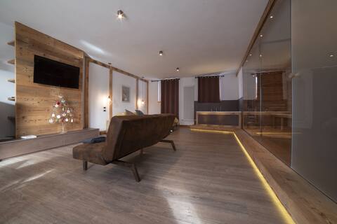 The Asiago Steel. SPA and relaxation 2 steps from the center