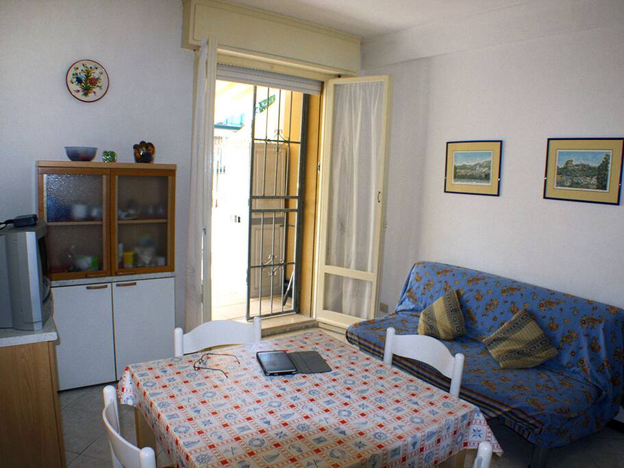 Soggiorno con cucina a vista