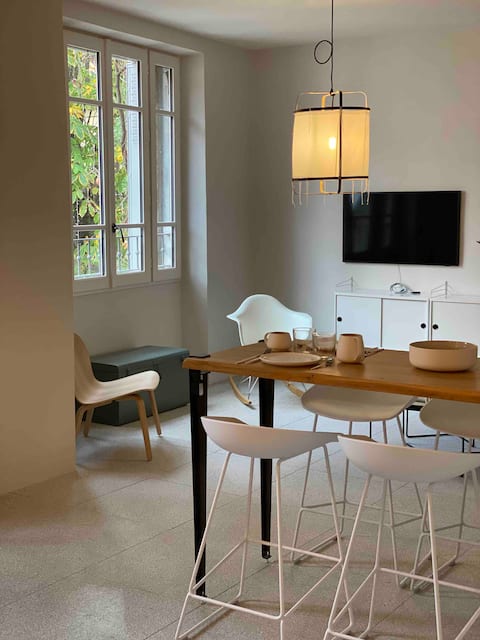 Top performing Airbnb: In the heart of the village, beautiful renovated apartment in Saint Rémy De Provence