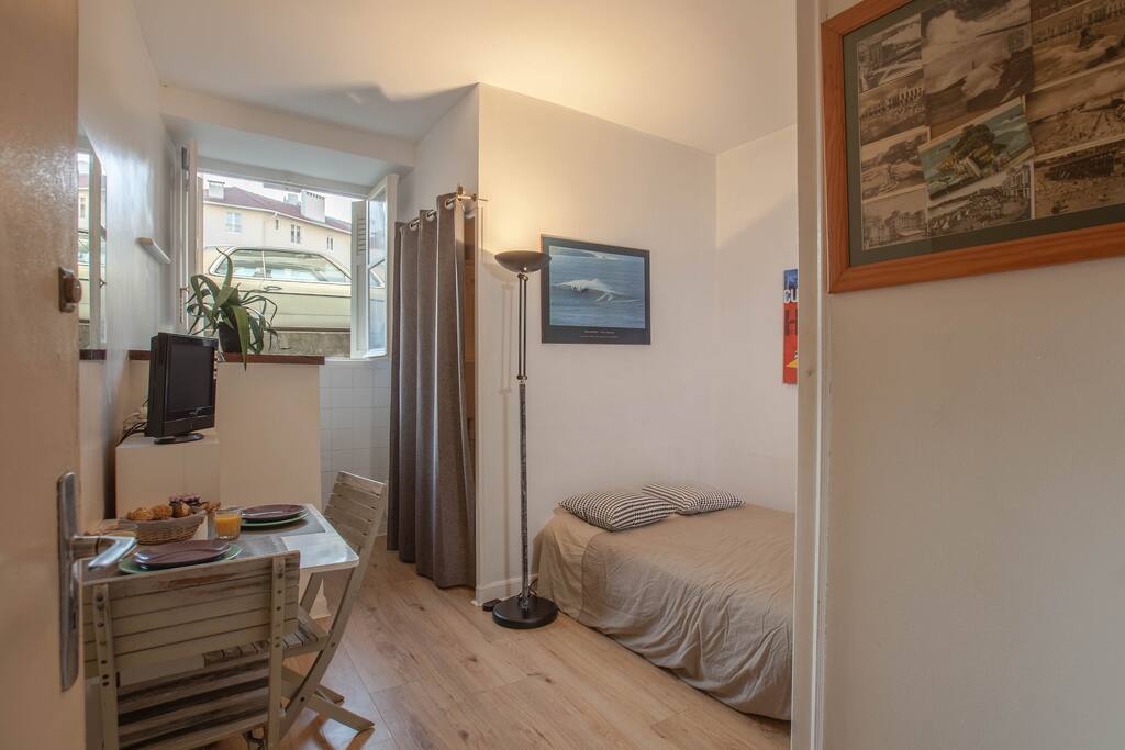 Studio situé en contrebas