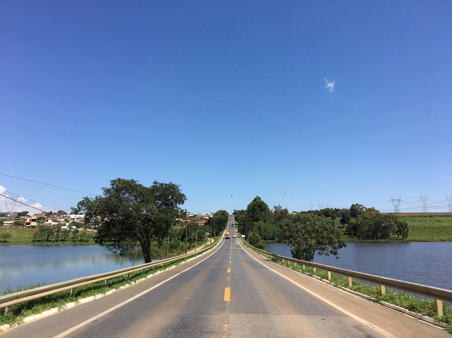 Rodovia pela cidade de Pimenta - MG 050