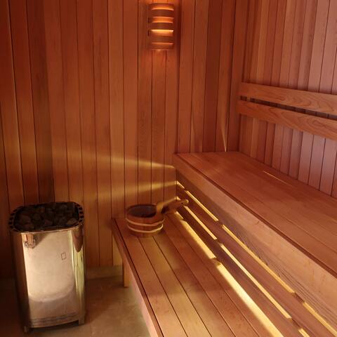 Inukshuk- luxurious sauna lovers retreat gallery image 5
