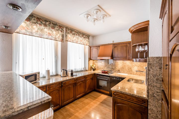 Apart2Stay / Noble 3 room apartment  for 10 guests