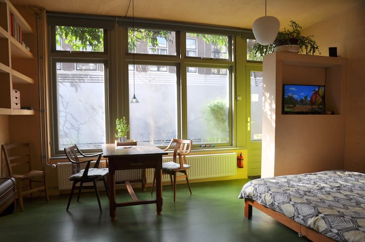 Stylish STUDIO, walking distance from all hotspots