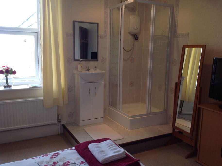 Shower located in the double Bedroom