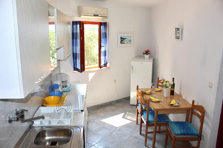Lovely Sea Apartment Mrčela - Hvar