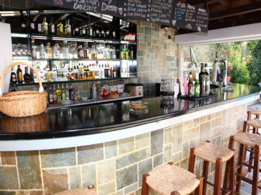 pool-snack bar