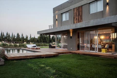 River house in a gated community, TIGRE