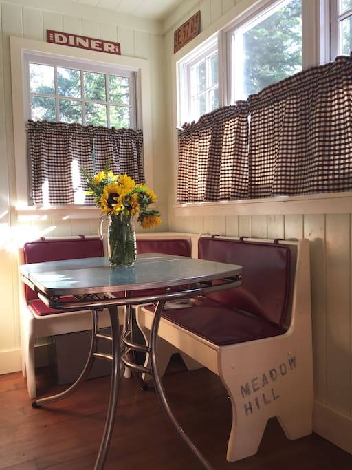 Breakfast nook just off the fully-equipped kitchen.