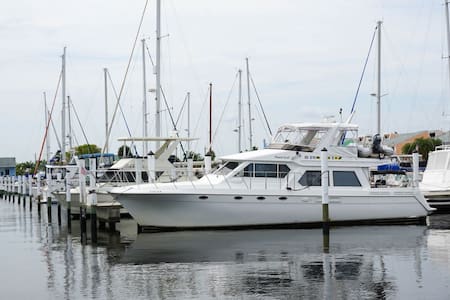airbnb boats in florida top 20 fort myers boat yacht and houseboat rentals airbnb boats in florida top 20 fort myers boat yacht and houseboat rentals
