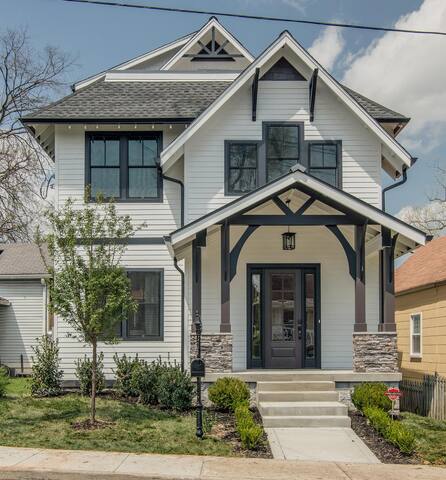 Salt in the City:Serene Downtown Nashville Escape gallery image 3