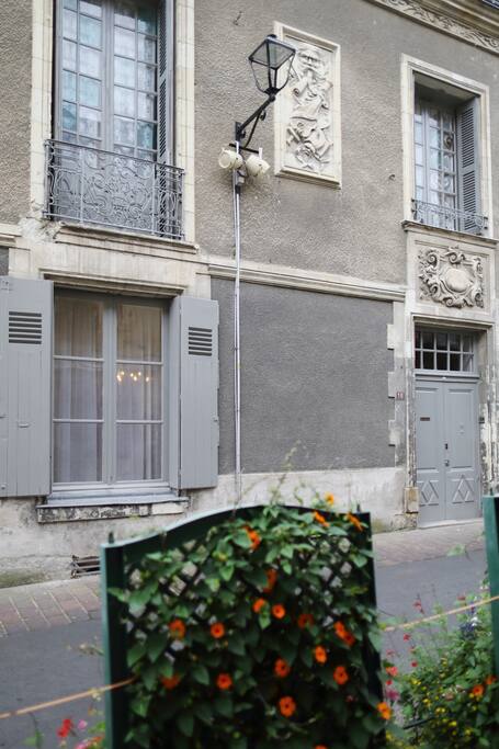 La façade côté rue