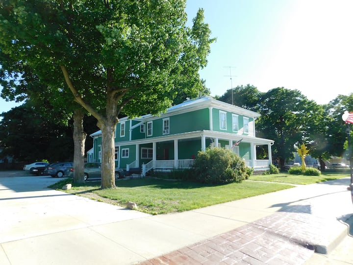 Alma Vacation Rentals & Homes Michigan, United States Airbnb