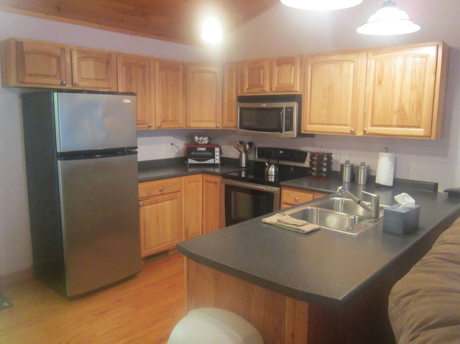 A well equipped kitchen for all your needs.